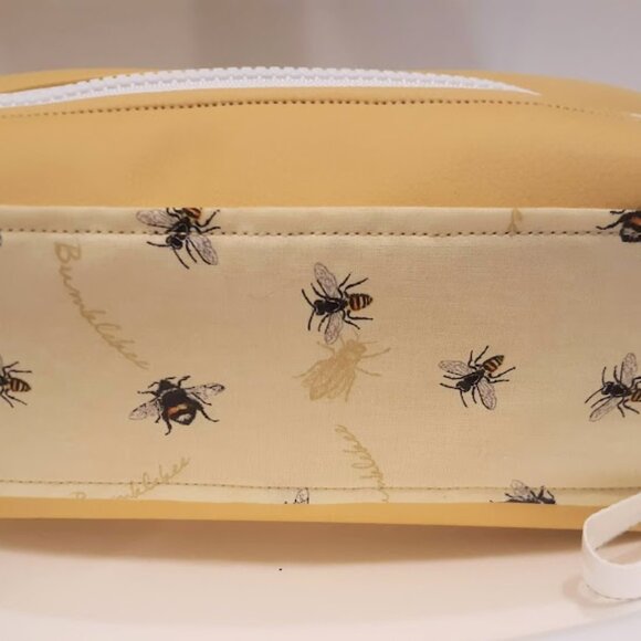 New Faux Leather Bumblebee Bees Make-up bag travel pouch Yellow Black Insects - Picture 5 of 5